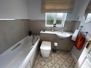 Family Bathroom- click for photo gallery